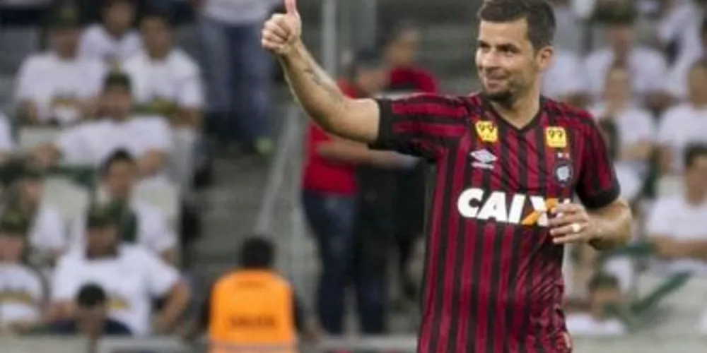 André Lima deve continuar entre os titulares, enquanto Walter segue no banco