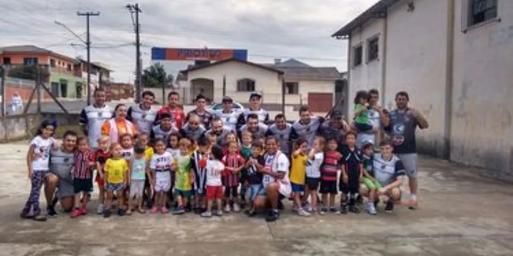 Jogadores visitaram creche em Castro