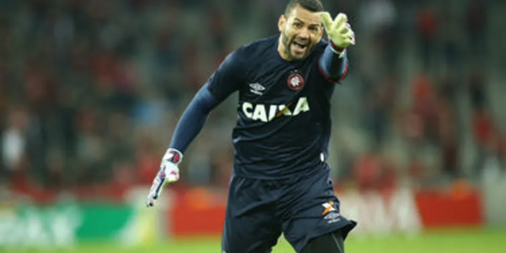 Goleiro Weverton vive a expectativa de disputar uma final com a camisa do Furacão