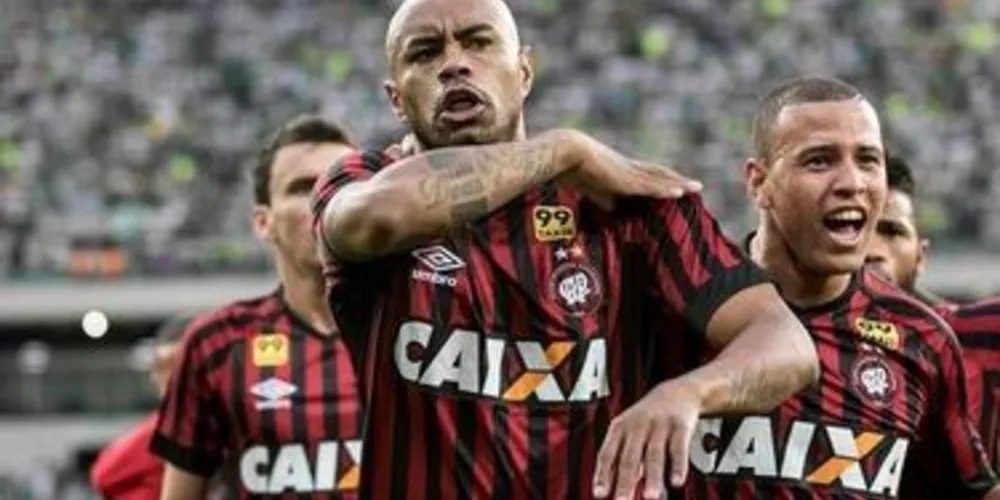 Thiago Heleno (foto) marcou um dos gols da vitória do Furacão