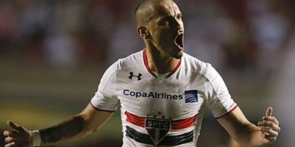 Maicon (foto) garantiu o gol que classificou o Tricolor