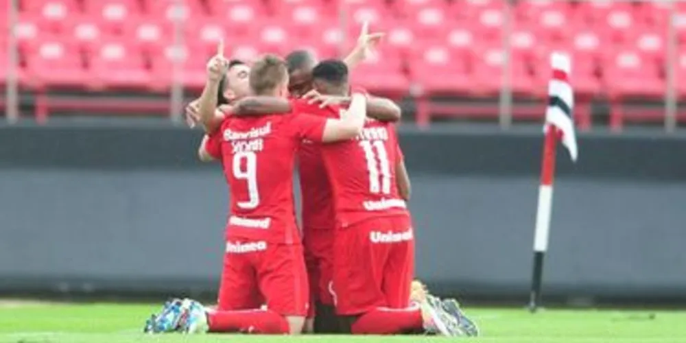 Imagem ilustrativa da imagem Internacional derrota o São Paulo no Morumbi