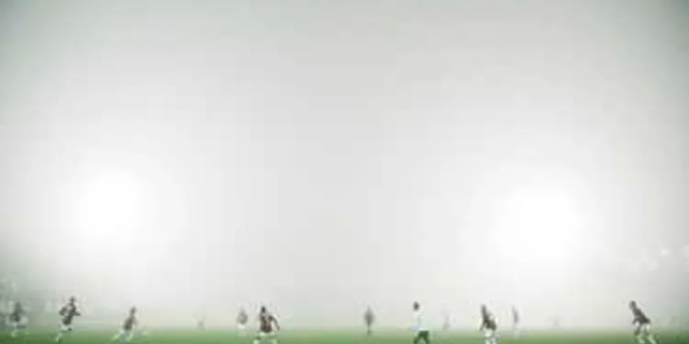 Imagem ilustrativa da imagem Neblina interrompe jogo e segundo tempo de Furacão e Chapecoense será hoje