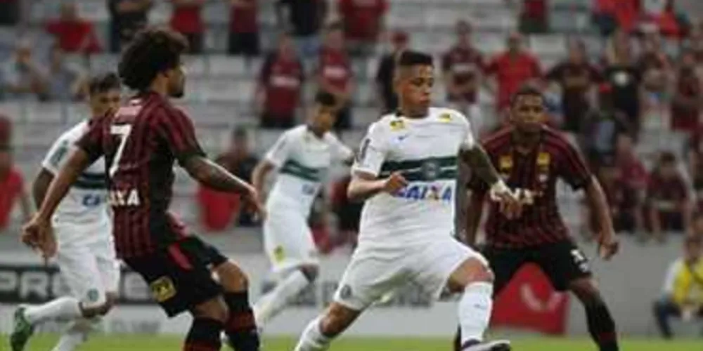 Imagem ilustrativa da imagem Coritiba recebe o Furacão hoje pelo Brasileirão