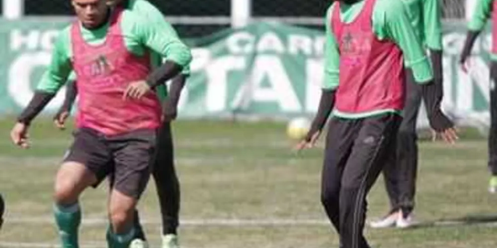 Imagem ilustrativa da imagem Coritiba e Botafogo jogam para se distanciar do Z-4