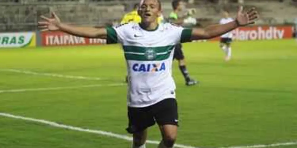 Imagem ilustrativa da imagem Coritiba recebe o Vitória no Couto Pereira