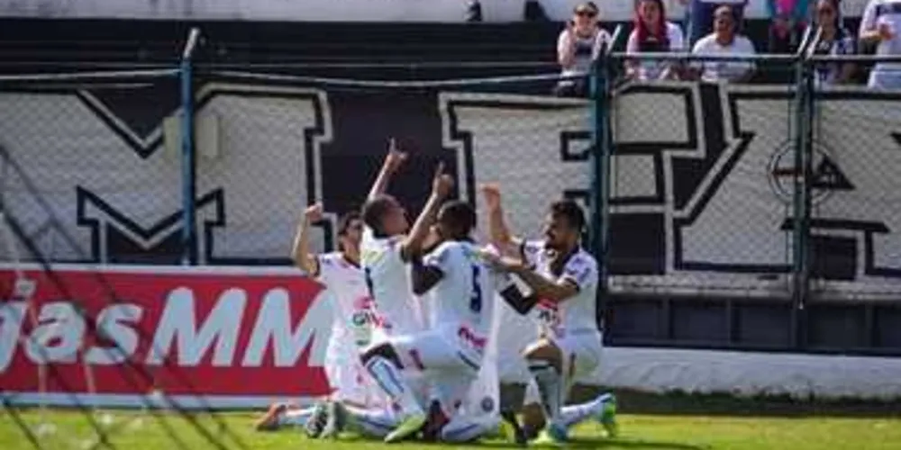 Imagem ilustrativa da imagem Operário vence Paranavaí por 2 a 0