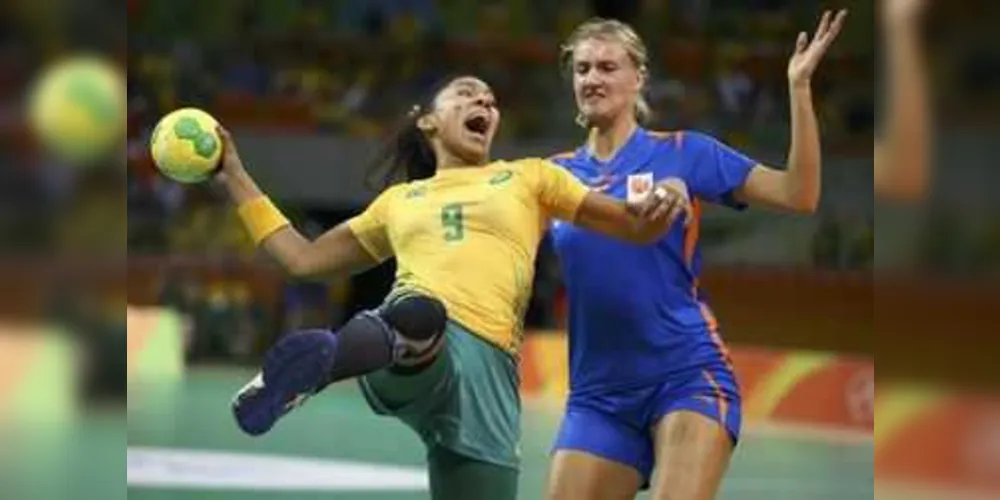 Imagem ilustrativa da imagem Brasil perde para Holanda e cai no handebol feminino