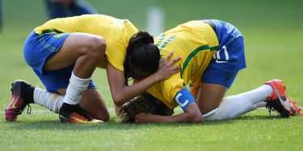 Imagem ilustrativa da imagem Futebol feminino perde nos pênaltis e fica de fora da final