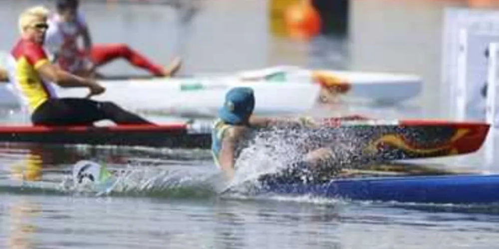 Imagem ilustrativa da imagem Isaías faz melhor tempo nos 200m e volta a final da canoagem