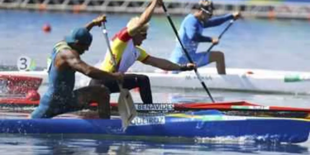 Imagem ilustrativa da imagem Brasil é medalha de prata na canoa dupla de 1000m com Isaquias e Erlon
