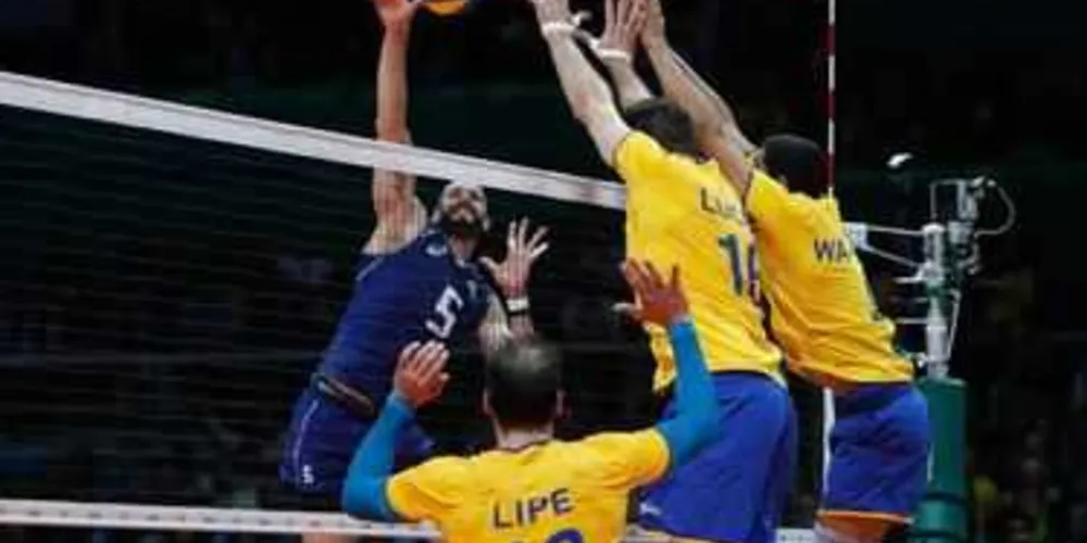Brasil venceu hoje, por 3 sets a 0, a Itália e conquistou a terceira medalha de ouro olímpica no vôlei de quadra masculino