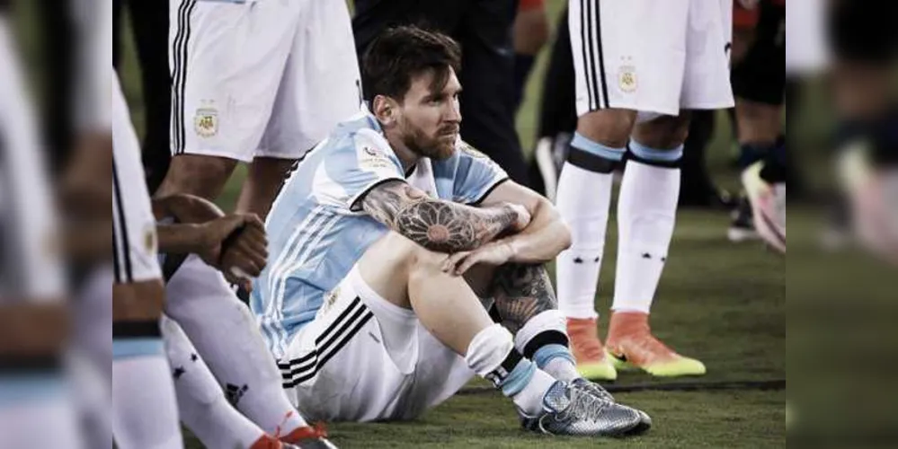 Imagem ilustrativa da imagem Messi anuncia que não joga mais pela Argentina: “Acabou”