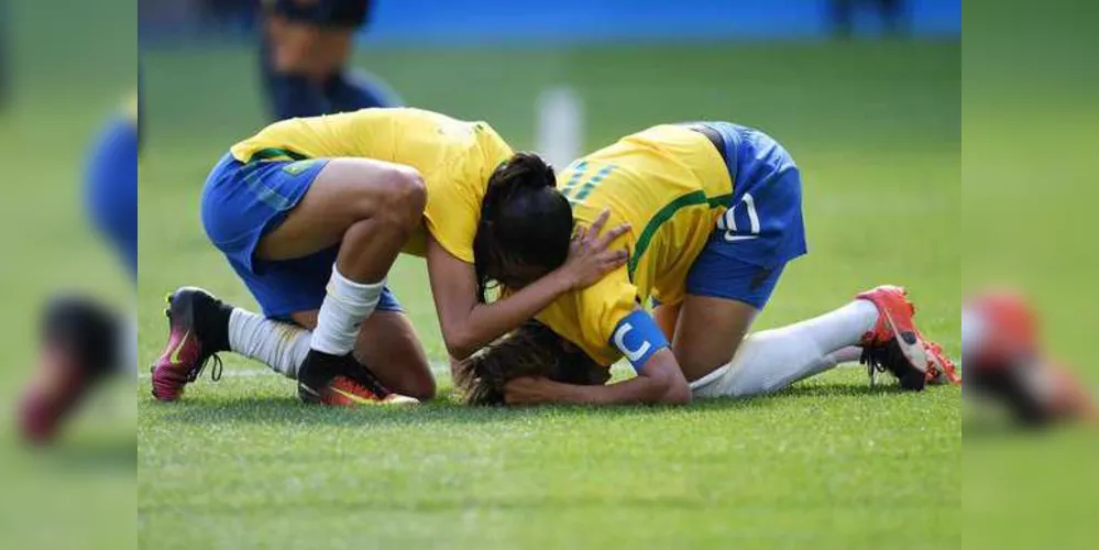 Imagem ilustrativa da imagem Futebol feminino perde nos pênaltis e fica de fora da final