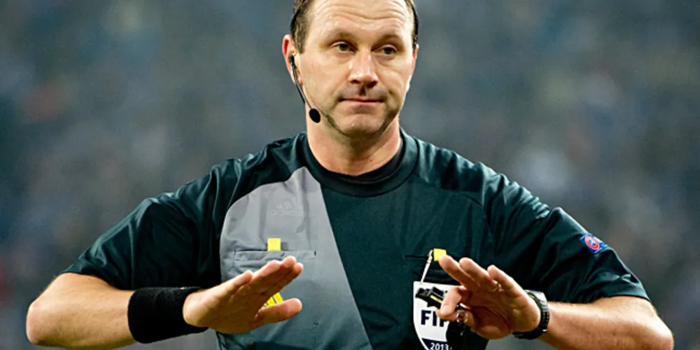 Imagem ilustrativa da imagem Milionário sueco apita último jogo do Brasil na primeira fase