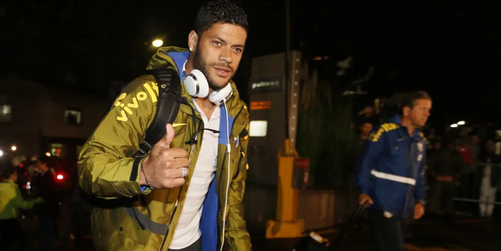 Imagem ilustrativa da imagem Hulk sente dores, mas confirma que vai jogar contra o México