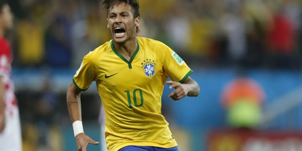 Imagem ilustrativa da imagem Após susto, Brasil estreia com vitória por 3 a 1