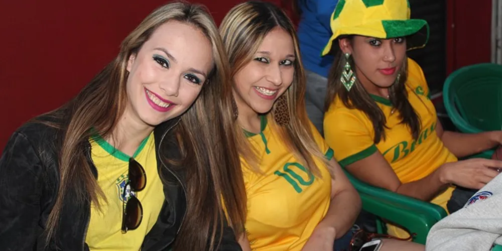 Imagem ilustrativa da imagem Veja as fotos da torcida pelo Brasil no República!