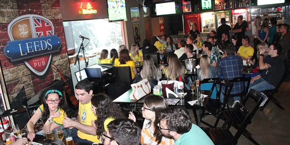 Imagem ilustrativa da imagem Veja as fotos da torcida pelo Brasil no Leeds!