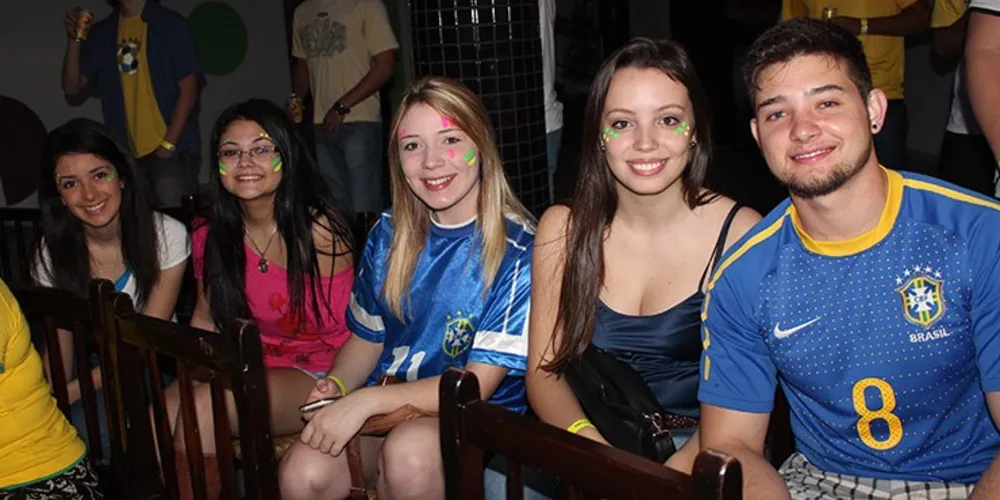 Imagem ilustrativa da imagem Veja a torcida brasileira no Tradição!