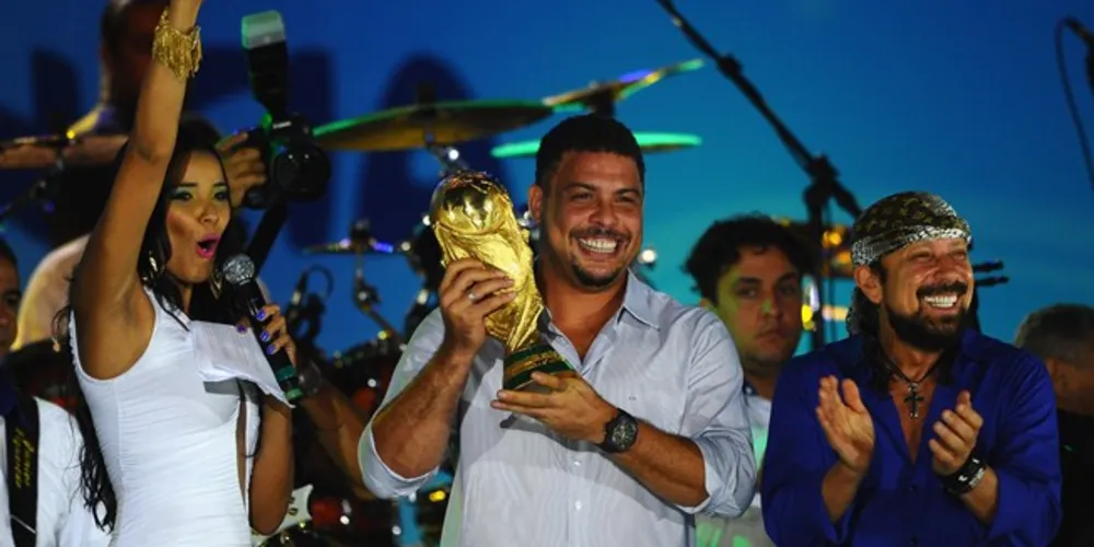 Imagem ilustrativa da imagem Ronaldo abre o Fifa Fan Fest em Fortaleza
