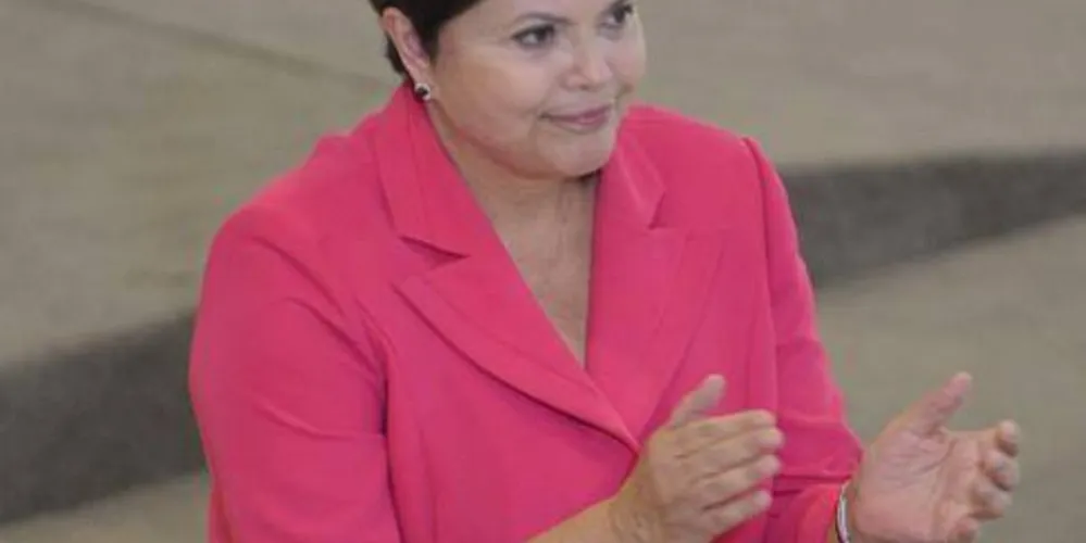 Imagem ilustrativa da imagem Dilma liga para Felipão e deseja sorte na Copa