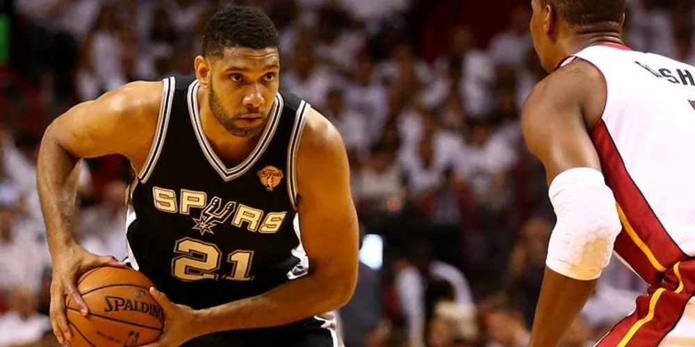 Imagem ilustrativa da imagem San Antonio Spurs vencem Miami e ficam em vantagem