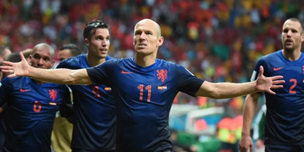 Imagem ilustrativa da imagem Holanda faz 5 na Espanha em reedição da final de 2010