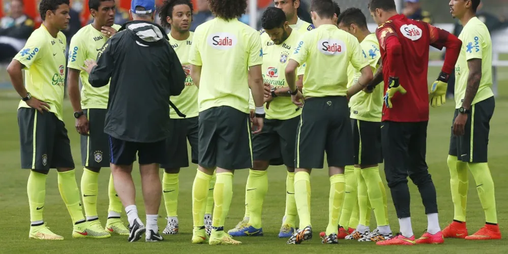 Imagem ilustrativa da imagem Felipão faz últimos ajustes para estreia na Copa
