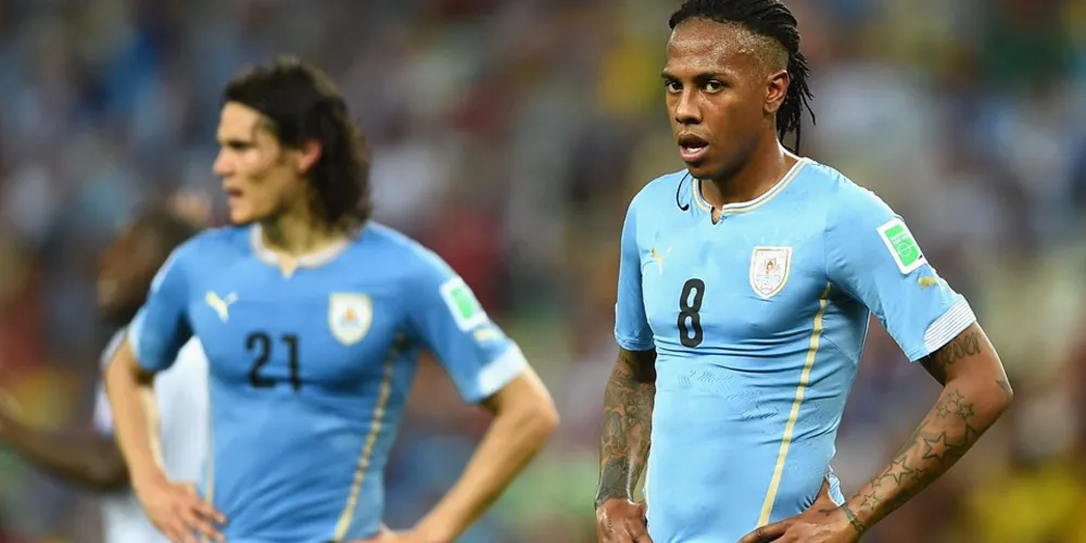 Imagem ilustrativa da imagem Uruguai e Inglaterra duelam por sobrevivência na Copa