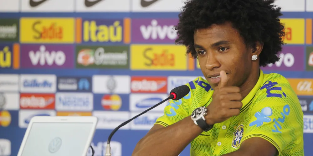 Imagem ilustrativa da imagem Willian admite tristeza por Neymar, mas vê Brasil fortalecido