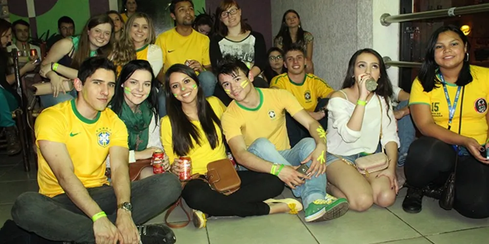 Imagem ilustrativa da imagem Veja as fotos da torcida brasileira no Tradição!