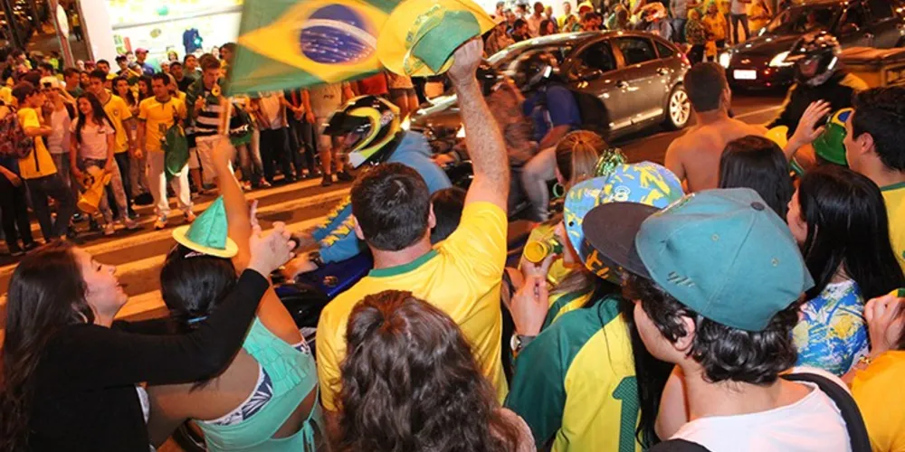 Imagem ilustrativa da imagem Veja a festa da torcida brasileira nas ruas de PG!