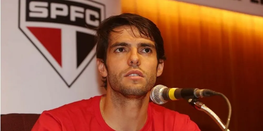 Imagem ilustrativa da imagem Após 11 anos, Kaká celebra volta ao São Paulo