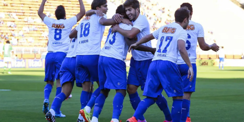 Imagem ilustrativa da imagem Cruzeiro vence Palmeiras e dispara na liderança