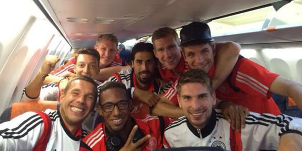 Imagem ilustrativa da imagem ‘Respeite a amarelinha’, diz Podolski em rede social