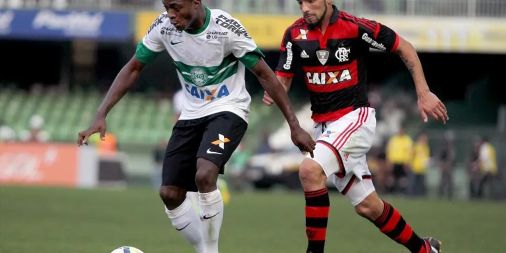Imagem ilustrativa da imagem Flamengo vence primeira fora e sai da zona de rebaixamento