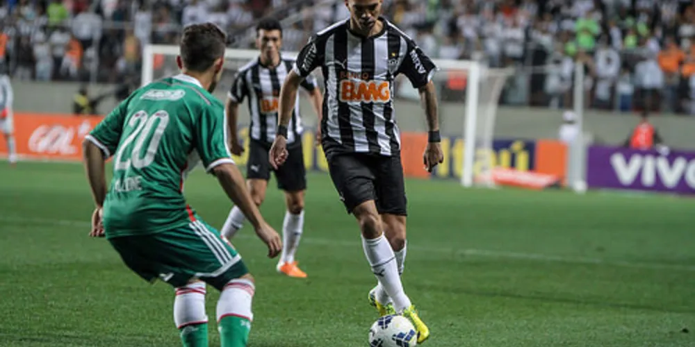 Imagem ilustrativa da imagem Atlético-MG marca no fim e vence Palmeiras por 2 a 1
