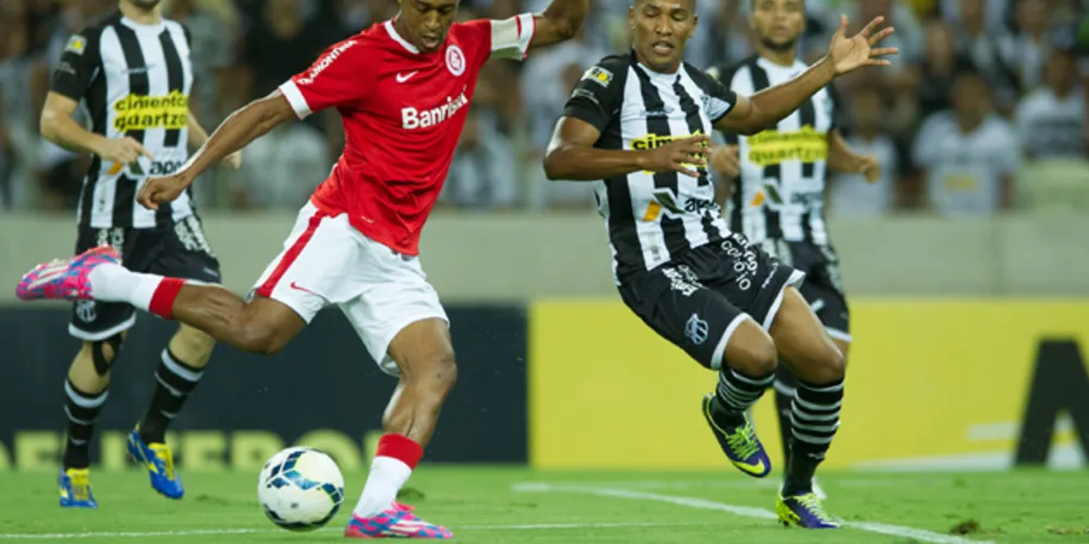 Imagem ilustrativa da imagem Ceará vence de novo e elimina o Internacional