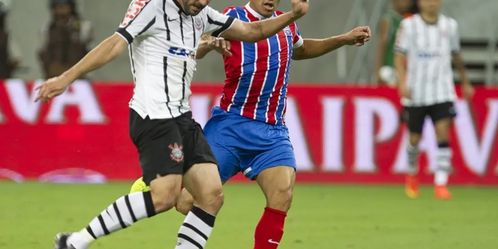 Imagem ilustrativa da imagem Corinthians tem apagão, perde para o Bahia, mas avança