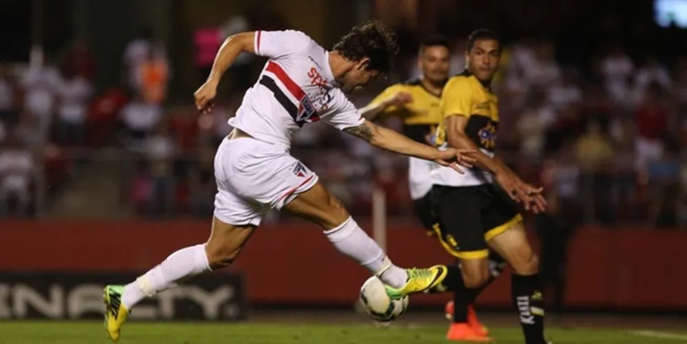 Imagem ilustrativa da imagem Jogo empata e São Paulo é vaiado no Morumbi