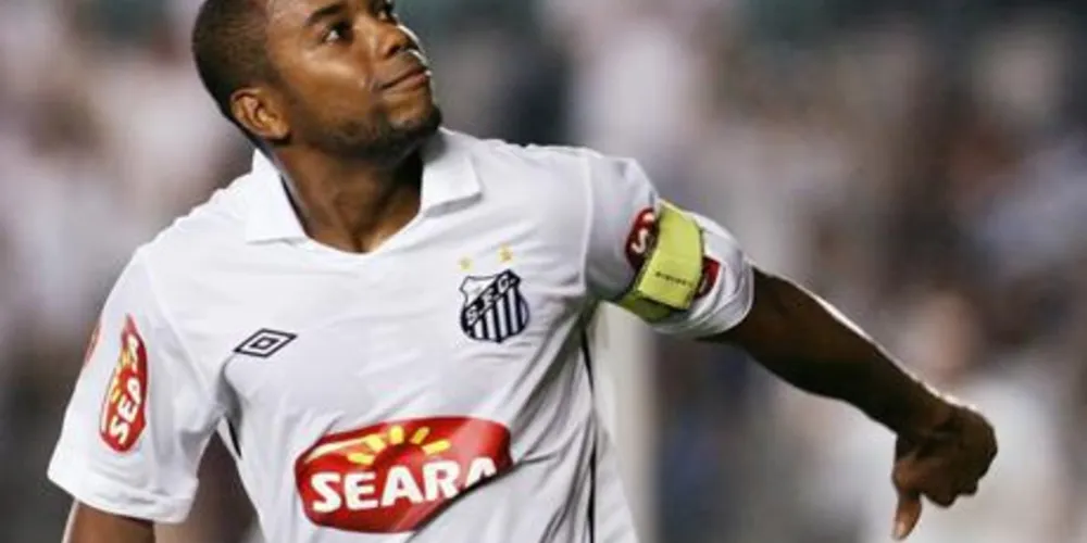 Imagem ilustrativa da imagem Santos oferece R$ 500 mil por mês para Robinho voltar