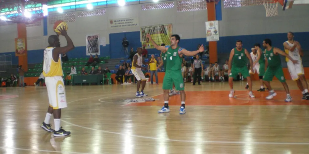 Imagem ilustrativa da imagem PG decide basquete masculino contra Campo Mourão