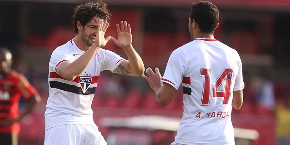 Imagem ilustrativa da imagem São Paulo derrota o Sport e diminui diferença para o líder do Brasileiro