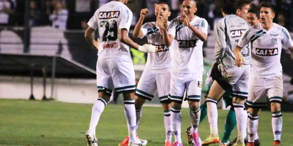 Imagem ilustrativa da imagem Corinthians joga mal, perde e deixa o G4