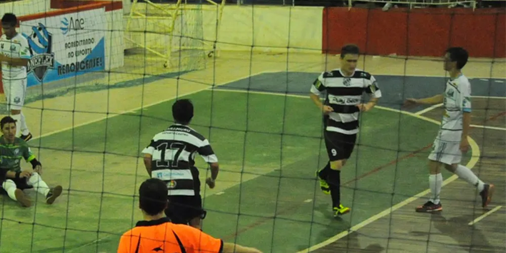 Imagem ilustrativa da imagem Caramuru Futsal empata com o Ivaí na ‘Prata’