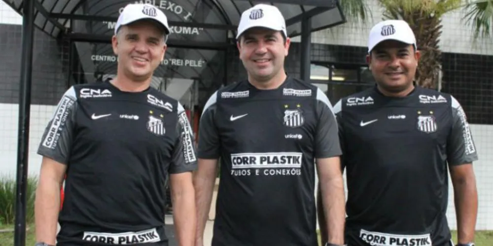 Imagem ilustrativa da imagem Santos contra Enderson Moreira como novo treinador