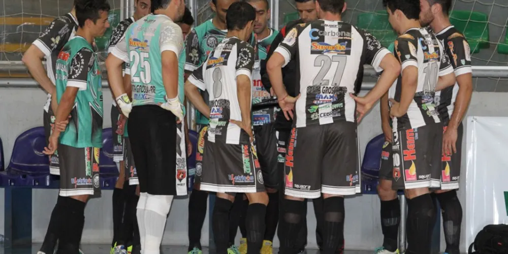 Imagem ilustrativa da imagem PG pega Francisco Beltrão nas quartas do futsal nos 57º JAPs