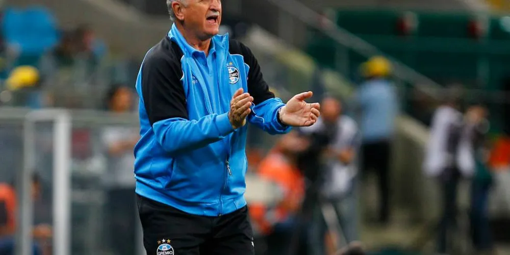 Imagem ilustrativa da imagem Em casa, Grêmio confirma favoritismo e bate o Sport