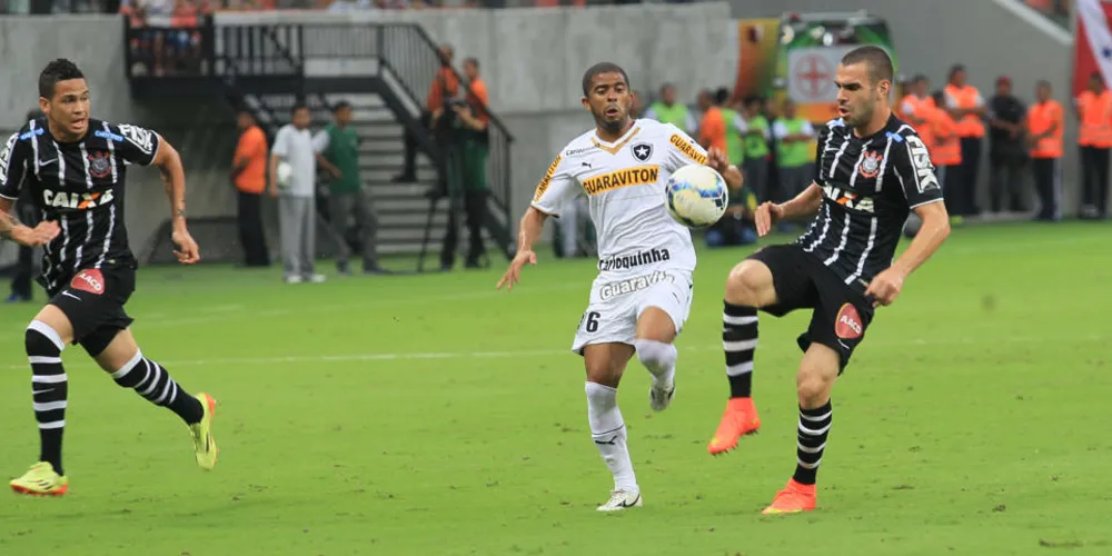 Imagem ilustrativa da imagem Botafogo vence o Corinthians e deixa lanterna